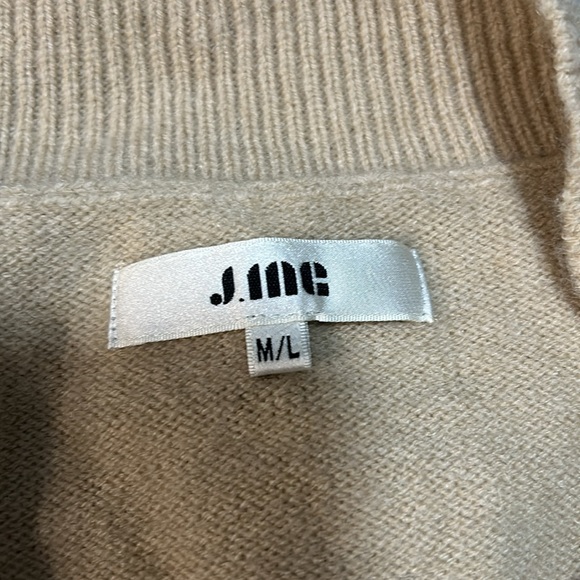 June tan sweater Vest, never worn - Picture 2 of 2